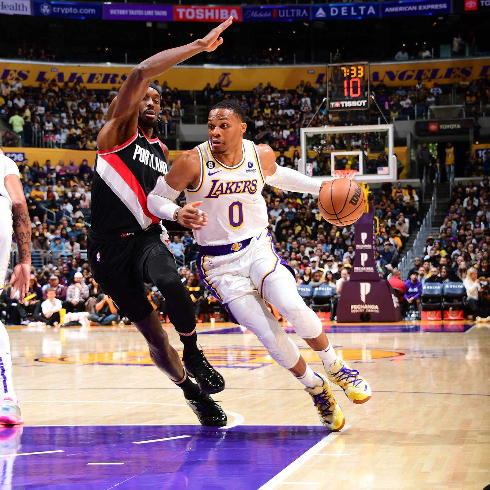 Russell Westbrook drives vs the Portland Trailblazers